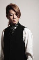 kera出演Valentino